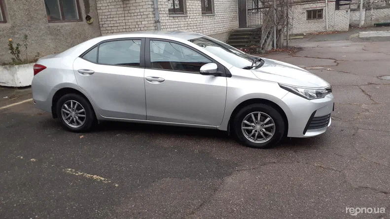 Toyota Corolla 2016 - 11
