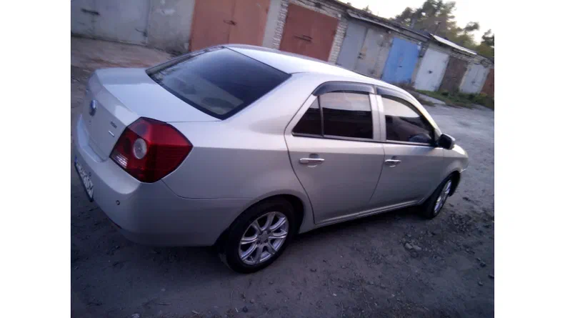 Geely MK 2012