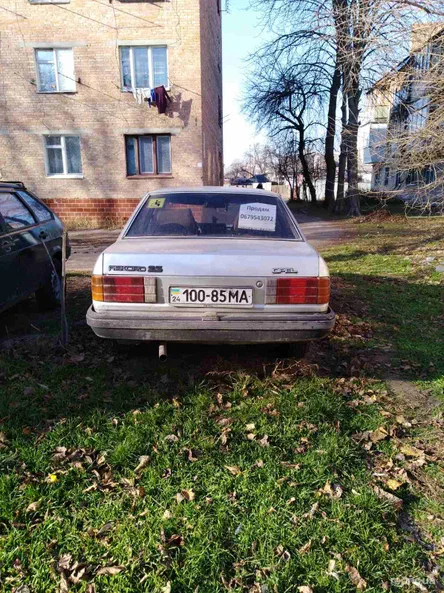 Opel Rekord 1985