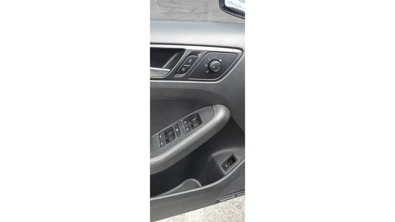 Volkswagen Jetta 2015 - 23