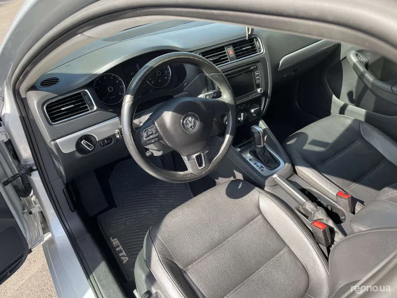 Volkswagen Jetta 2013 - 5