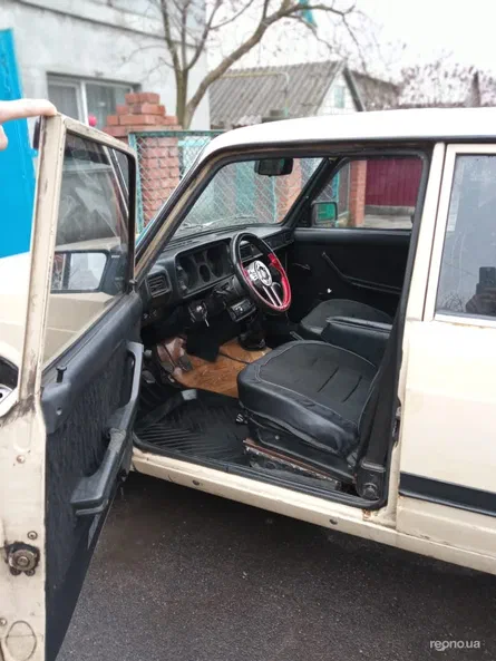 Lada (ВАЗ) 2104 1900