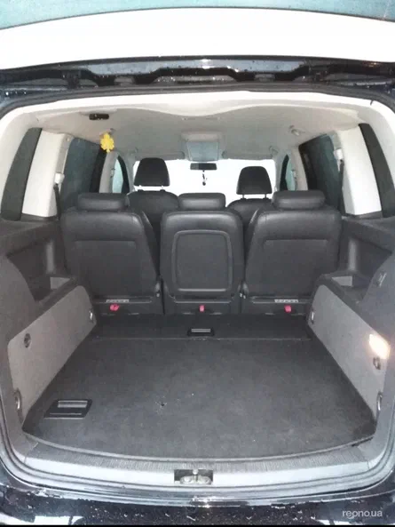 Volkswagen Touran 2012