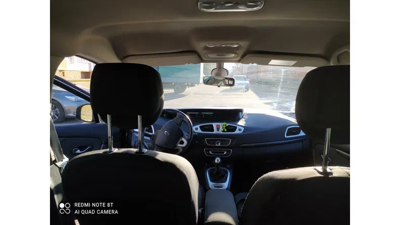 Renault Scenic 2010 - 9