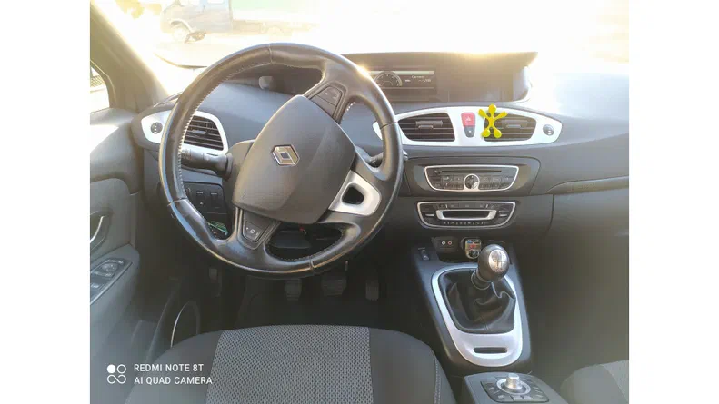 Renault Scenic 2010 - 5